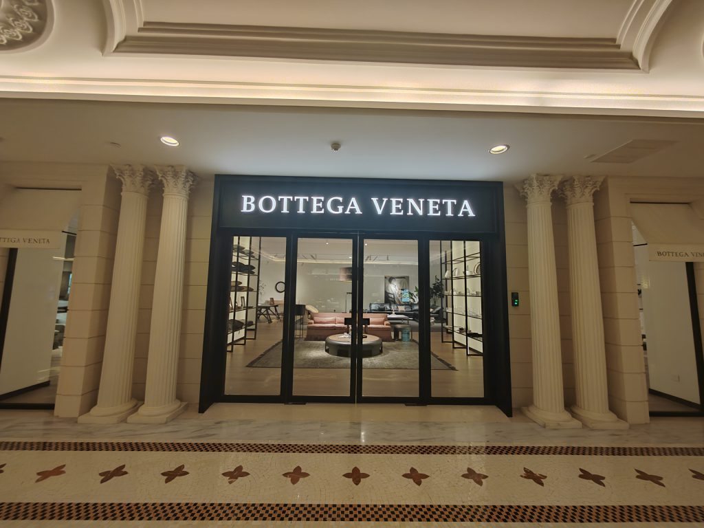 Bottega Veneta là thương hiệu nội thất rất nổi tiếng ở Châu Âu
