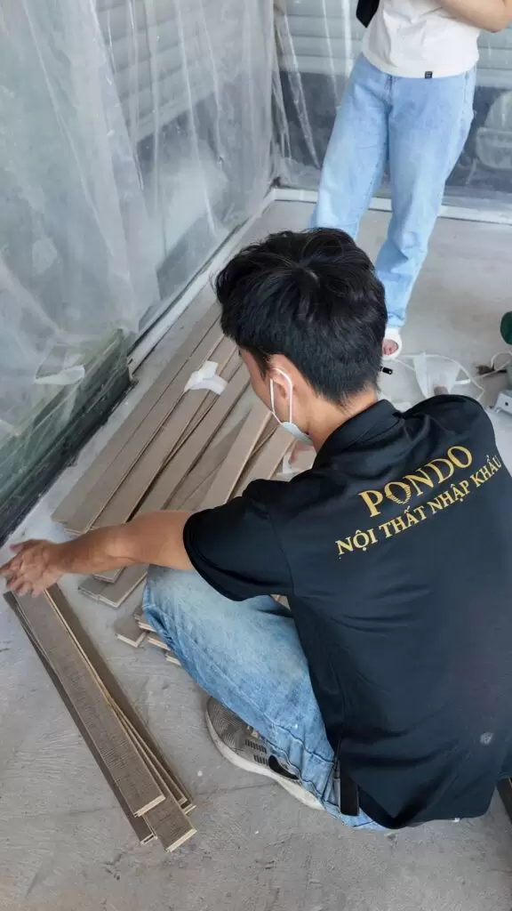 Sàn gỗ kỹ thuật plywood dễ dàng lắp đặt và vệ sinh